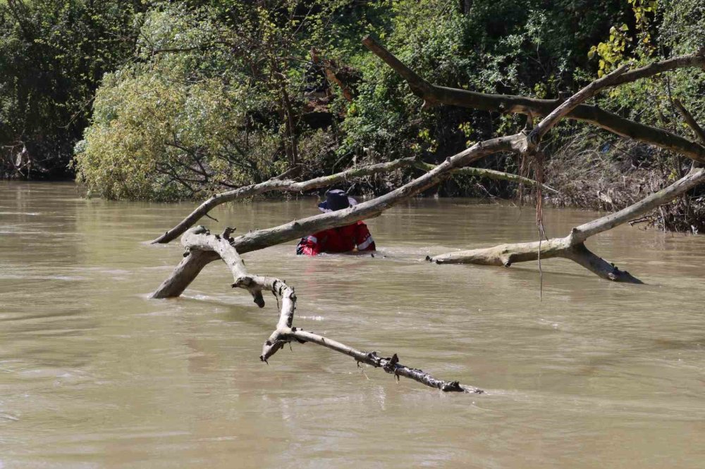 Nehre Düşen Çocuk İçin Arama Çalışmaları 6 Gündür Sürüyor