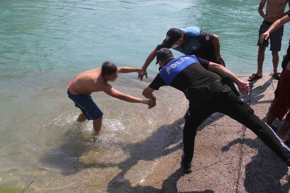 Sıcaklar Etkisini Artırmadan 3 Kişi Serinlemek İsterken Öldü