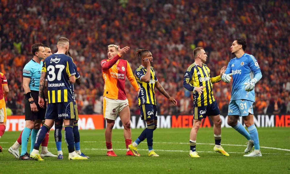 Galatasaray, Fenerbahçe’yi Farklı Geçti.. Şampiyonluk Yolunda Dev Adım!