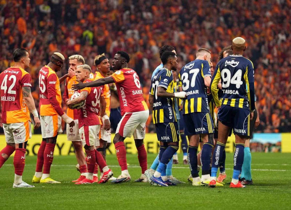 Galatasaray, Fenerbahçe’yi Farklı Geçti.. Şampiyonluk Yolunda Dev Adım!
