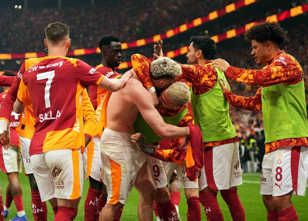 Galatasaray, Fenerbahçe’yi Farklı Geçti.. Şampiyonluk Yolunda Dev Adım!