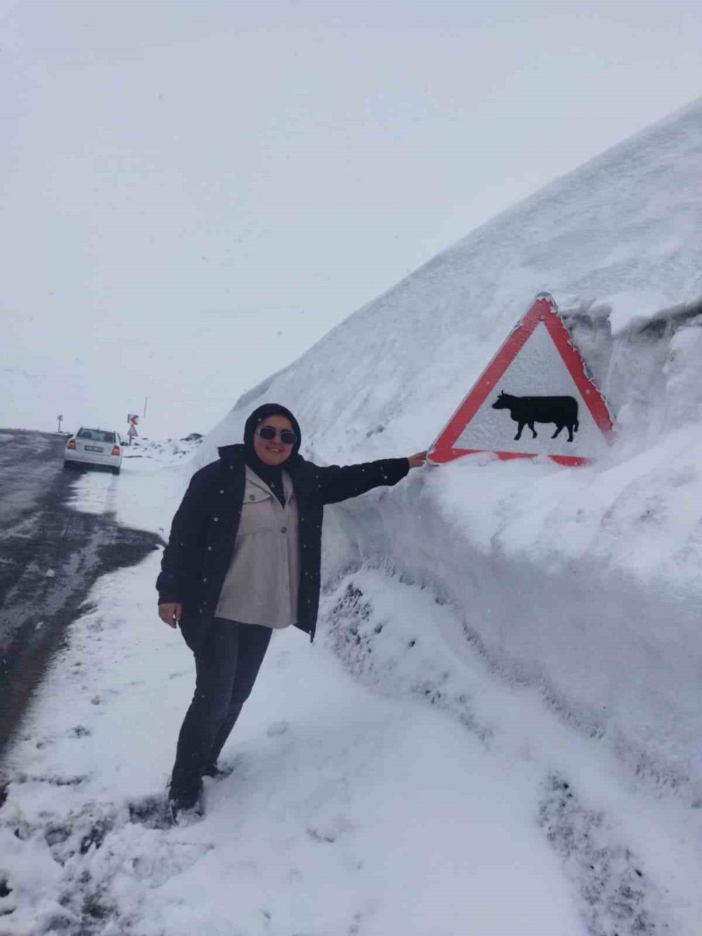 Bahar Yolda, Kış Zirvede.. Ilgar Geçidi’nde Kar Kalınlığı Şaşırtıyor!