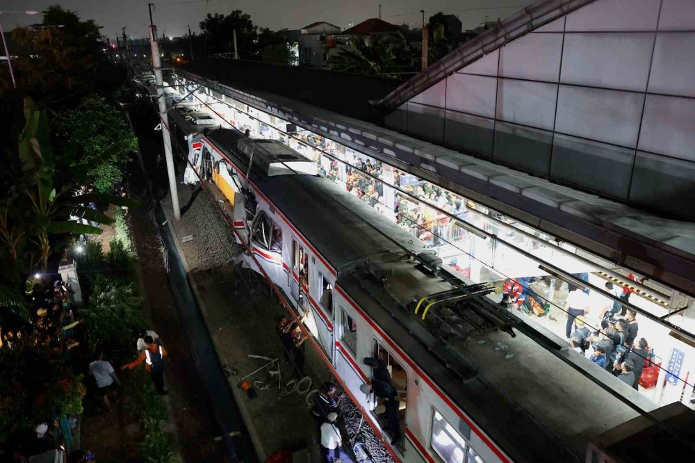 Endonezya’da Tren Kazası: 14 Ölü, 84 Yaralı