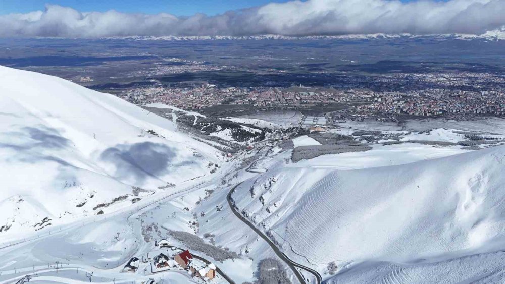Palandöken Beyaz Örtüsü İle Hayran Bıraktı