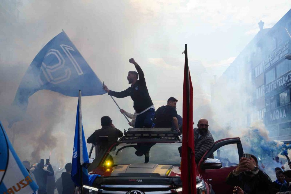 Erzurumspor FK’dan Şampiyonluk Turu ve Kupa Töreni