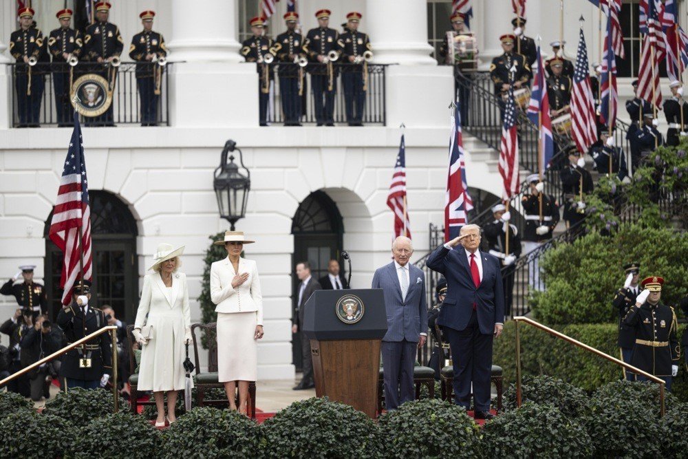 Trump, İ̇ngiltere Kralı Charles’ı Beyaz Saray’da Askeri Törenle Karşıladı