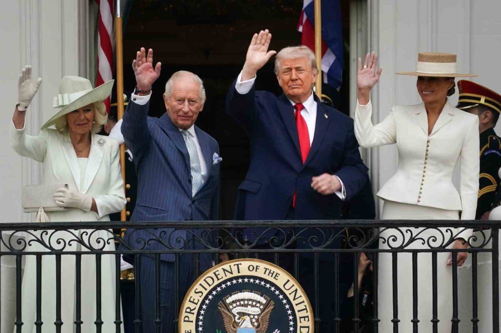 Trump, İ̇ngiltere Kralı Charles’ı Beyaz Saray’da Askeri Törenle Karşıladı