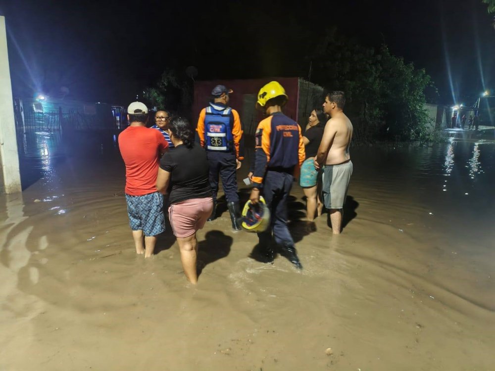 Venezuela’da 7 Eyalette Şiddetli Yağış Ve Sel Alarmı