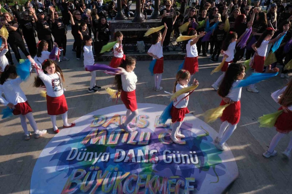 Dünya Dans Günü Renkli Görüntülere Sahne Oldu