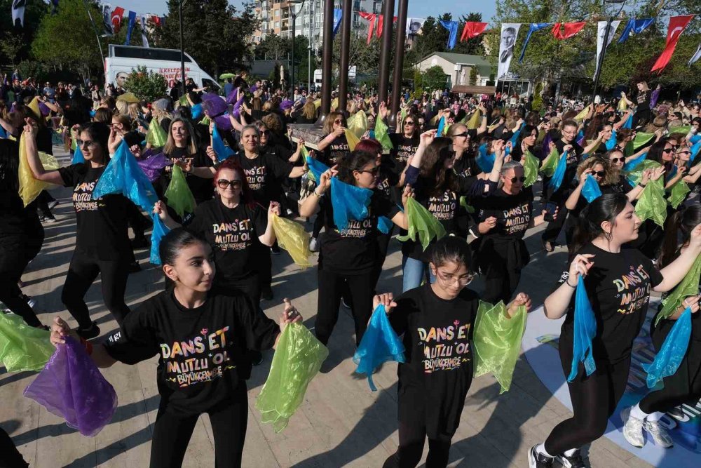 Dünya Dans Günü Renkli Görüntülere Sahne Oldu