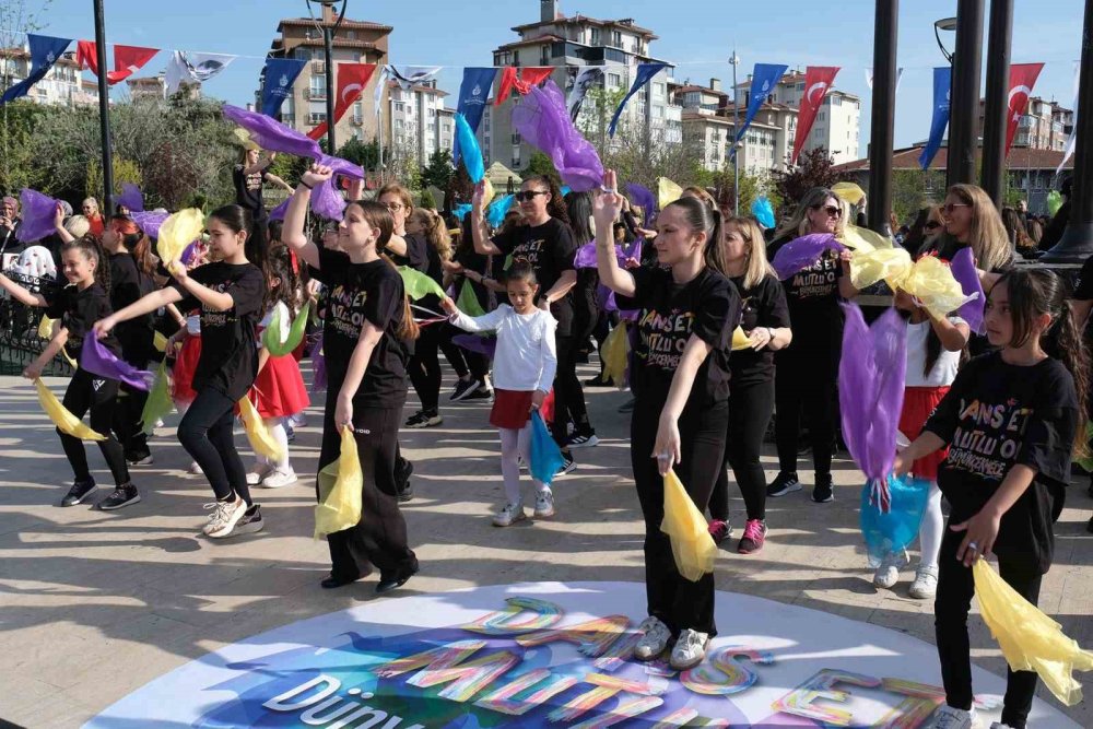 Dünya Dans Günü Renkli Görüntülere Sahne Oldu