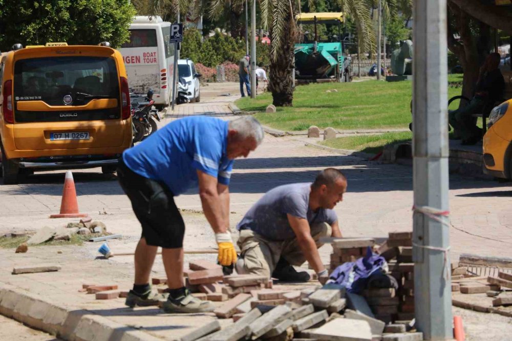 Alanya'da 1 Mayıs Emek ve Dayanışma Günü Kutlamaları