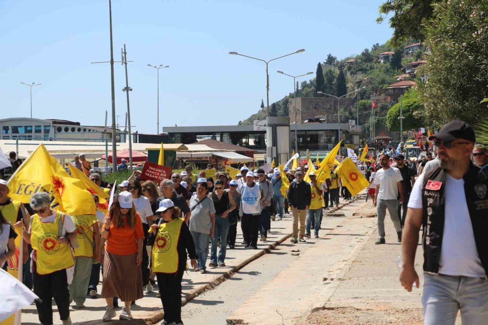 Alanya'da 1 Mayıs Emek ve Dayanışma Günü Kutlamaları