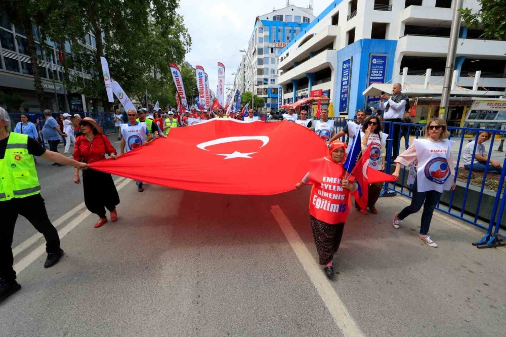 Antalya’da 1 Mayıs Emek ve Dayanışma Günü Coşkusu