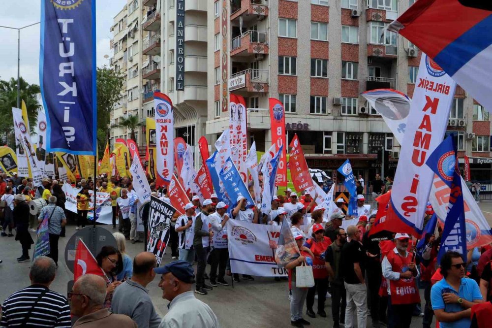 Antalya’da 1 Mayıs Emek ve Dayanışma Günü Coşkusu