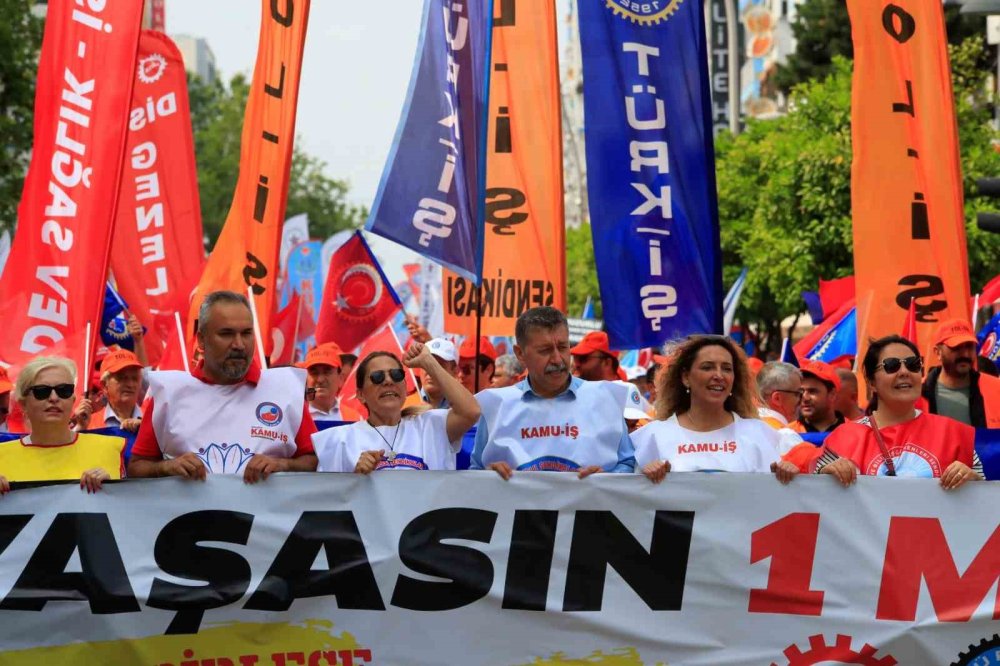Antalya’da 1 Mayıs Emek ve Dayanışma Günü Coşkusu
