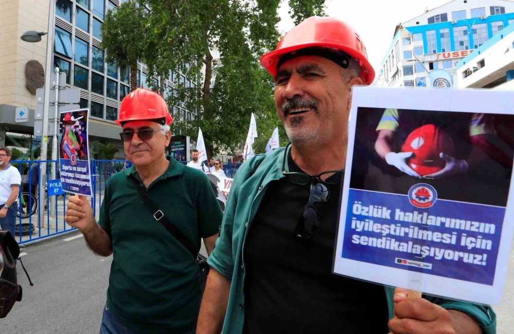 Antalya’da 1 Mayıs Emek ve Dayanışma Günü Coşkusu