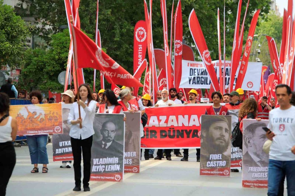 Antalya’da 1 Mayıs Emek ve Dayanışma Günü Coşkusu