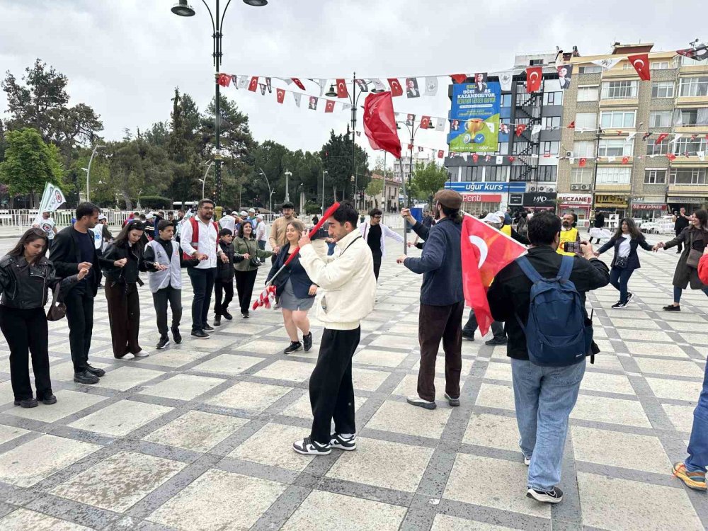 Burdur’da 1 Mayıs Emek ve Dayanışma Günü Kutlandı