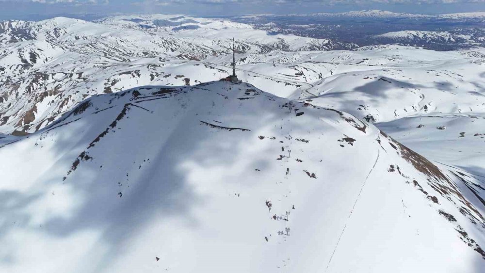 Erzurum Palandöken’de Kar Bereketi, Kayak Sezonu Uzadı