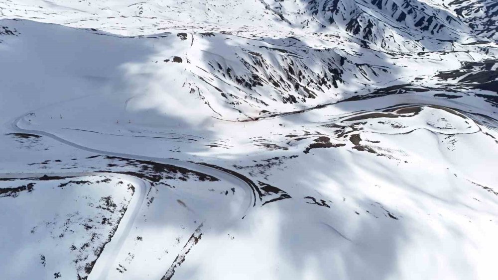 Erzurum Palandöken’de Kar Bereketi, Kayak Sezonu Uzadı