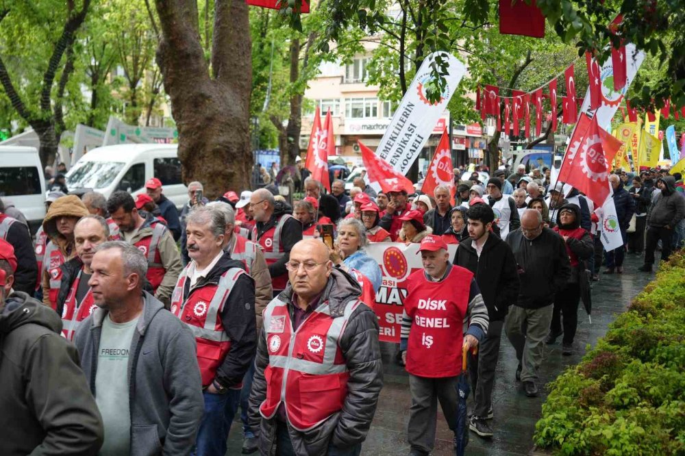 İşçi ve Emeğin Kenti Kocaeli’de 1 Mayıs Halaylarla Kutlandı