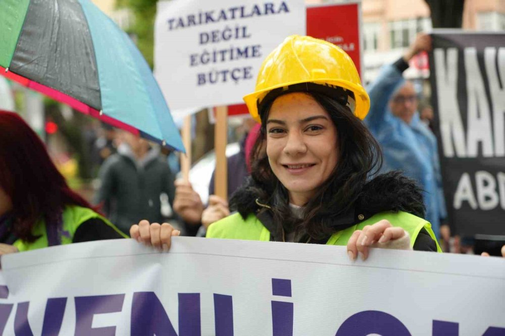 İşçi ve Emeğin Kenti Kocaeli’de 1 Mayıs Halaylarla Kutlandı