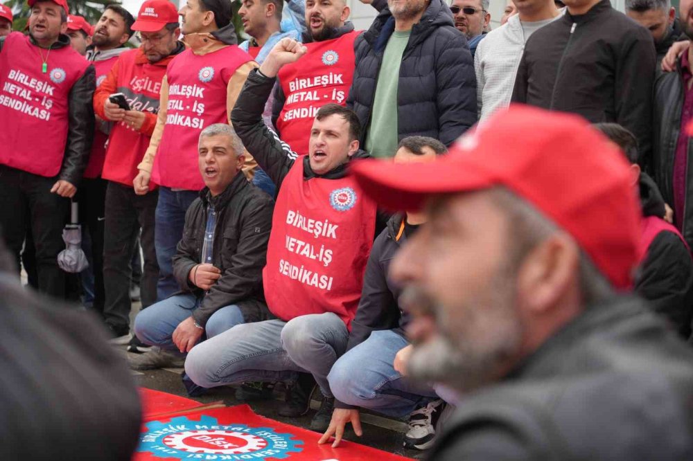 İşçi ve Emeğin Kenti Kocaeli’de 1 Mayıs Halaylarla Kutlandı