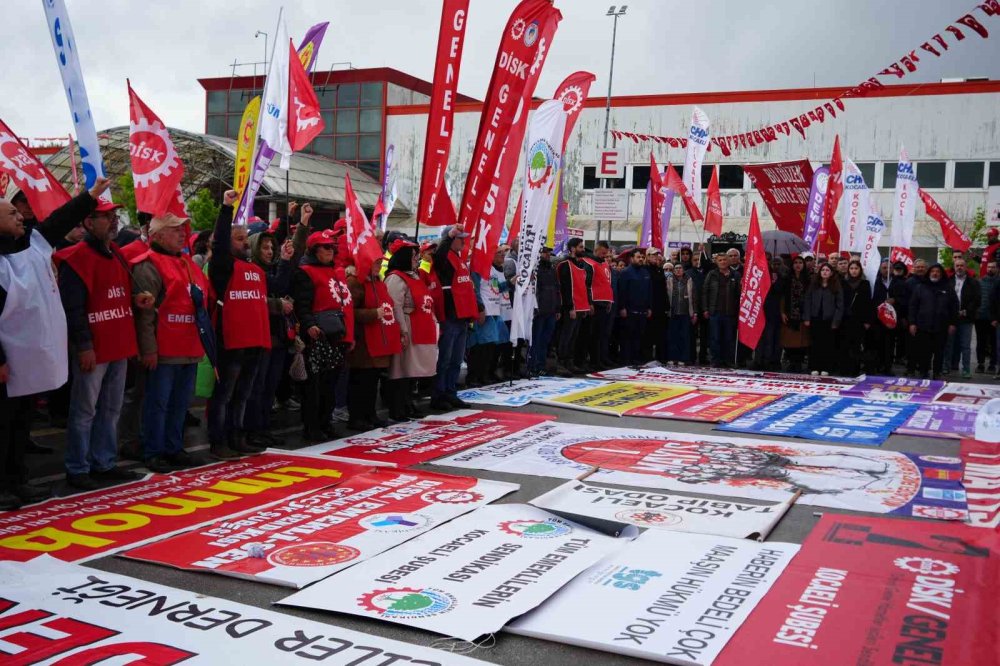 İşçi ve Emeğin Kenti Kocaeli’de 1 Mayıs Halaylarla Kutlandı