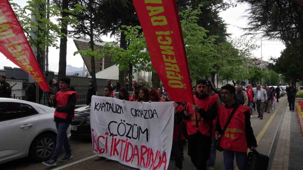 Isparta’da 1 Mayıs Emek ve Dayanışma Günü Halaylarla Kutlandı