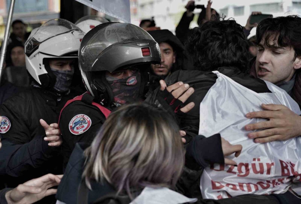 İstanbul’da 1 Mayıs Gerilimi.. 366 Kişi Gözaltına Alındı!