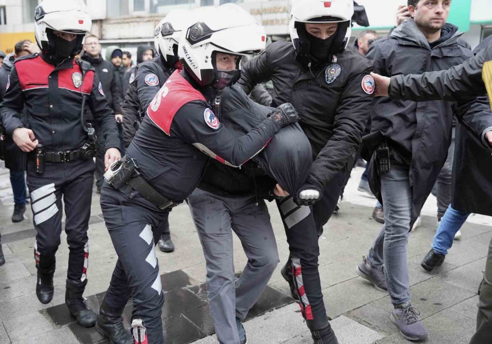İstanbul’da 1 Mayıs Gerilimi.. 366 Kişi Gözaltına Alındı!