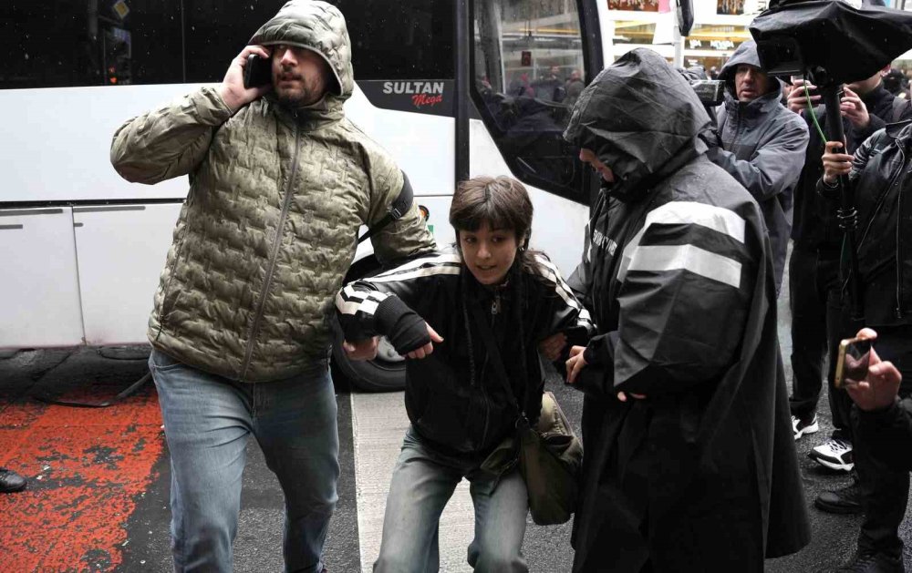 İstanbul’da 1 Mayıs Gerilimi.. 366 Kişi Gözaltına Alındı!