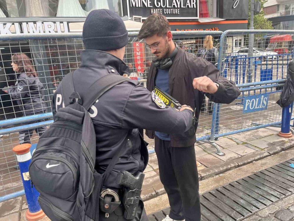 İzmir’de 1 Mayıs Coşkuyla Kutlandı