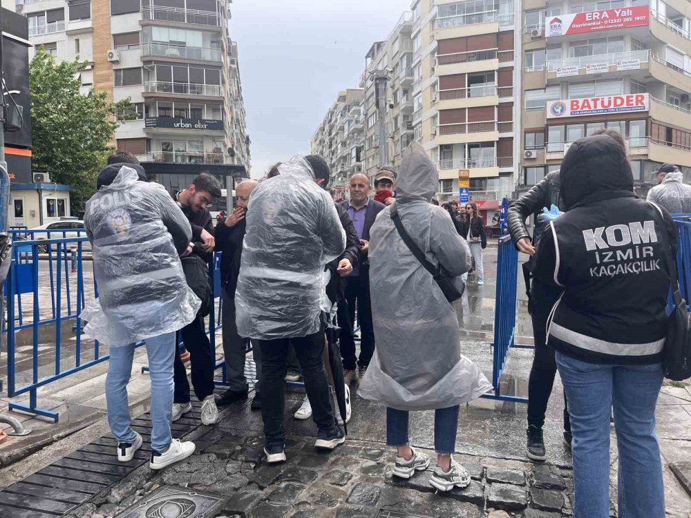 İzmir’de 1 Mayıs Coşkuyla Kutlandı