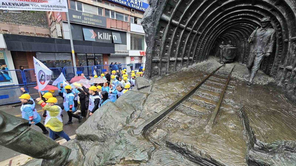Madenci Kenti Zonguldak’ta 1 Mayıs Kutlamaları