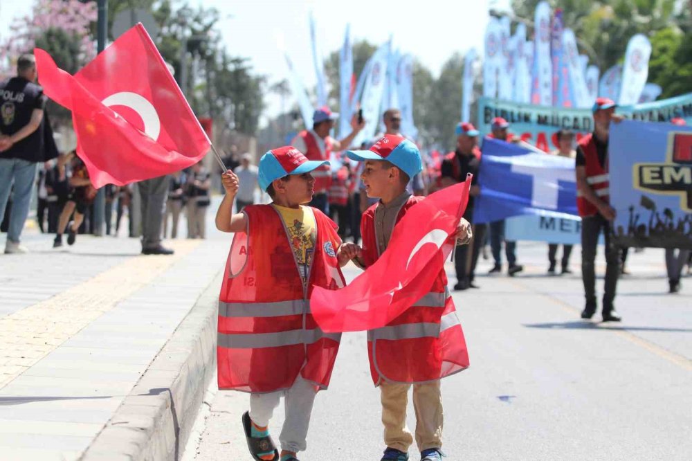 Mersin’de 1 Mayıs Coşkuyla Kutlandı
