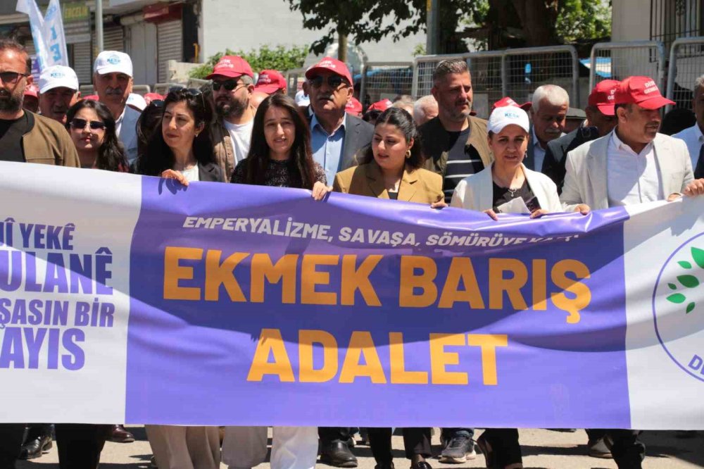 Şırnak Cizre’de 1 Mayıs Halaylarla Kutlandı