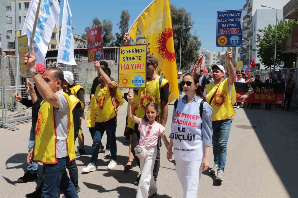 Şırnak Cizre’de 1 Mayıs Halaylarla Kutlandı