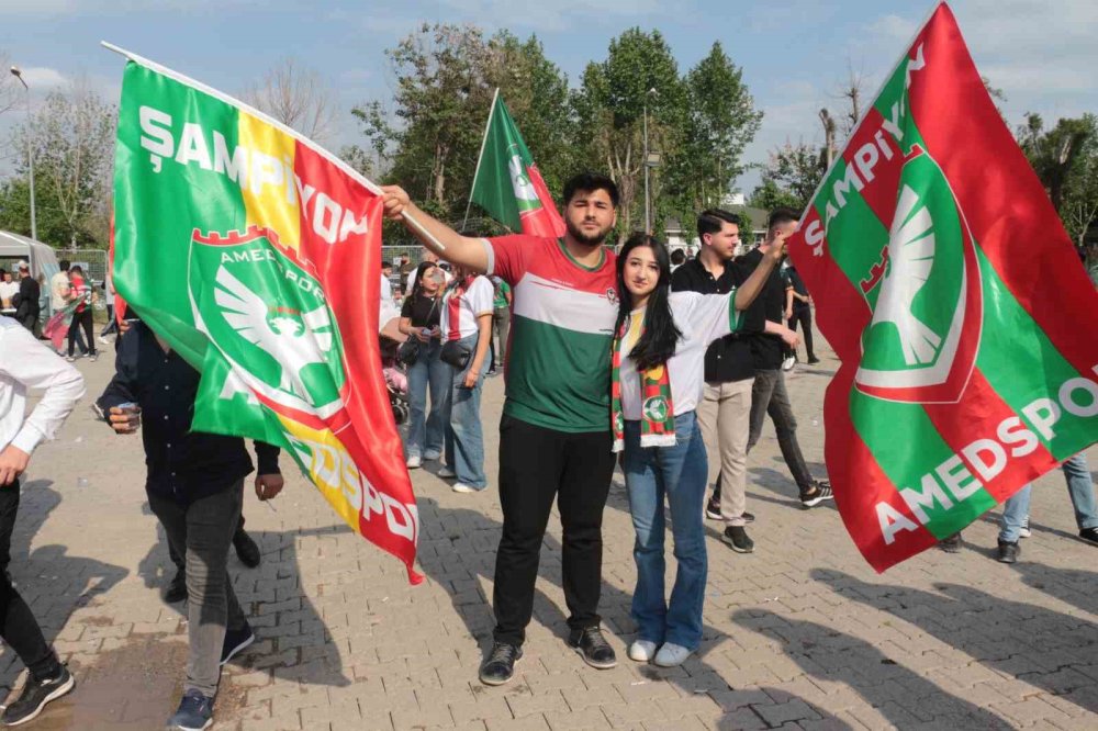 Amedspor’un Süper Lig’e Yükselmesi Cizre’de Kutlandı