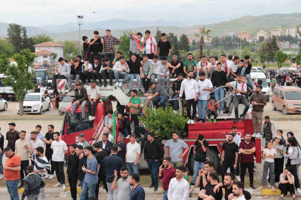 Amedspor’un Süper Lig’e Yükselmesi Cizre’de Kutlandı