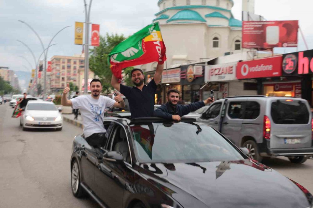 Amedspor’un Süper Lig’e Yükselmesi Cizre’de Kutlandı