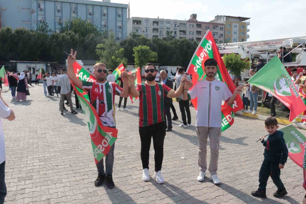 Amedspor’un Süper Lig’e Yükselmesi Cizre’de Kutlandı