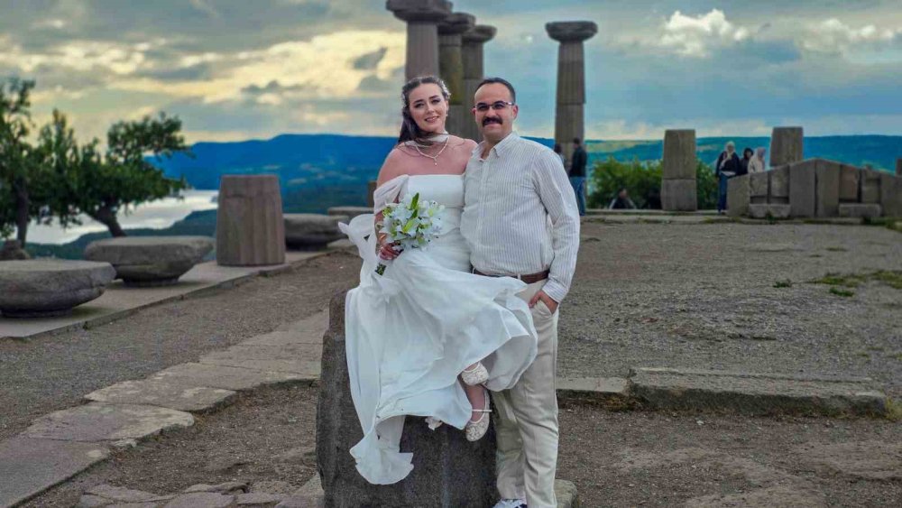 Antik Kent, Yeni Evlenen Çiftlerin Doğal Fotoğraf Stüdyosu Oldu