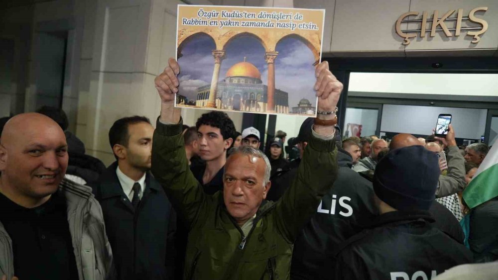 İsrail’in Alıkoyduğu Sumud Filosu Aktivistleri İstanbul’a Getirildi