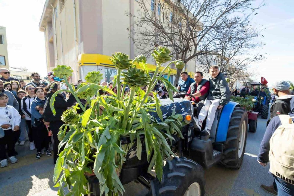 İzmir Urla’da 12. Enginar Festivali Coşkusu