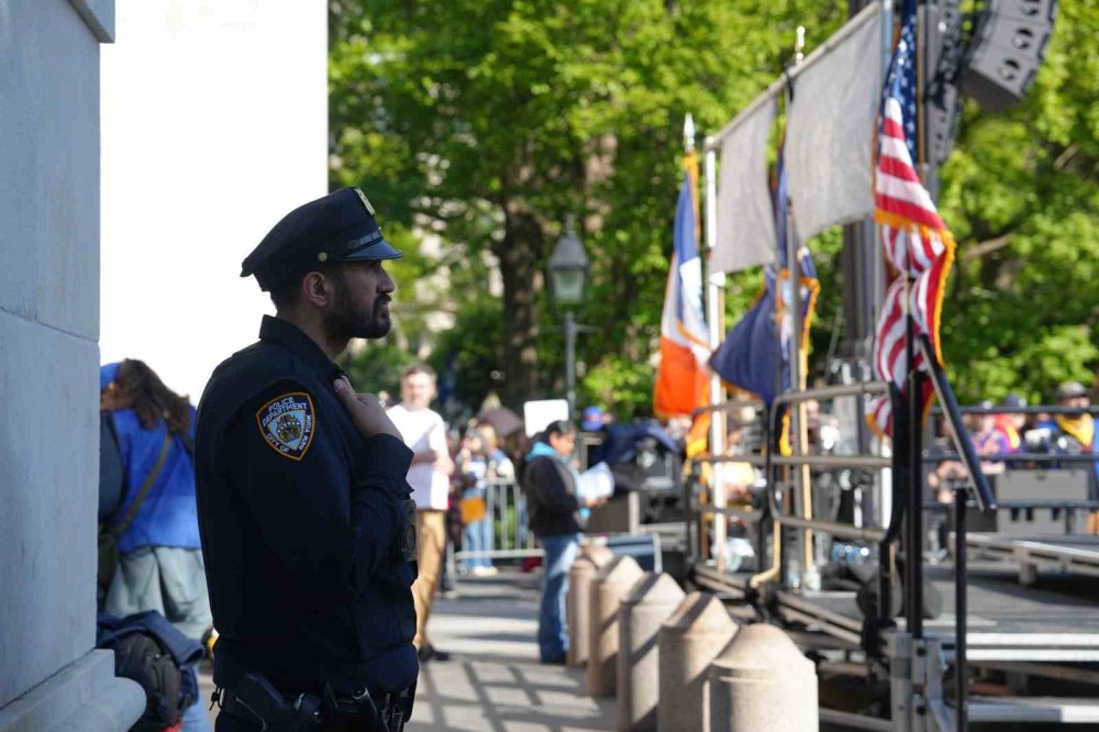 New York’ta Geniş Katılımlı 1 Mayıs Yürüyüşü