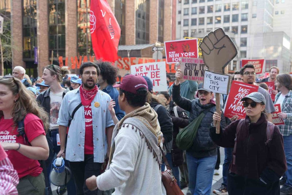 New York’ta Geniş Katılımlı 1 Mayıs Yürüyüşü