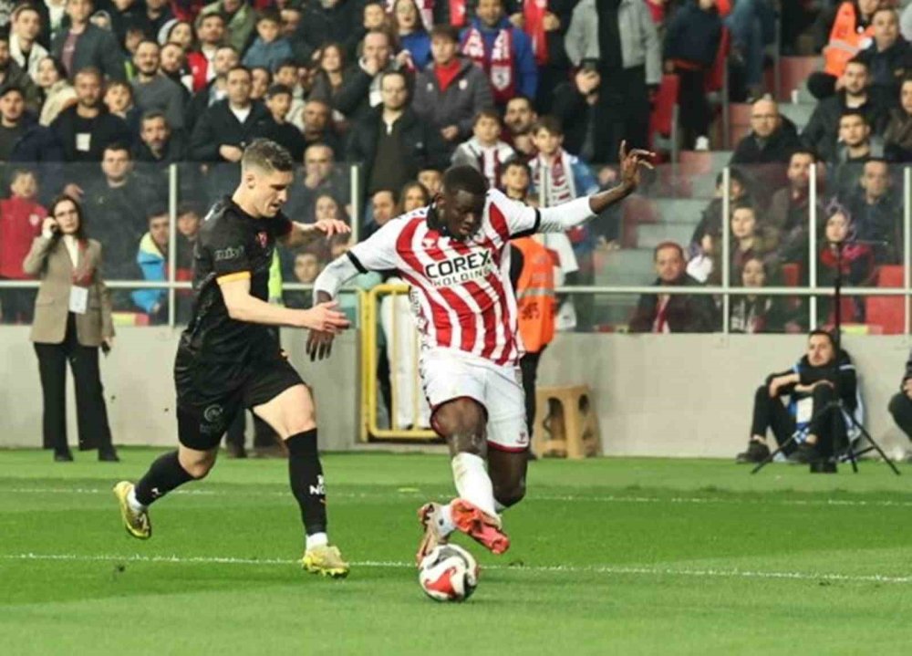 Samsunspor’dan Tarihi Galibiyet.. Galatasaray’a 9 Maç Sonra Ağır Darbe!