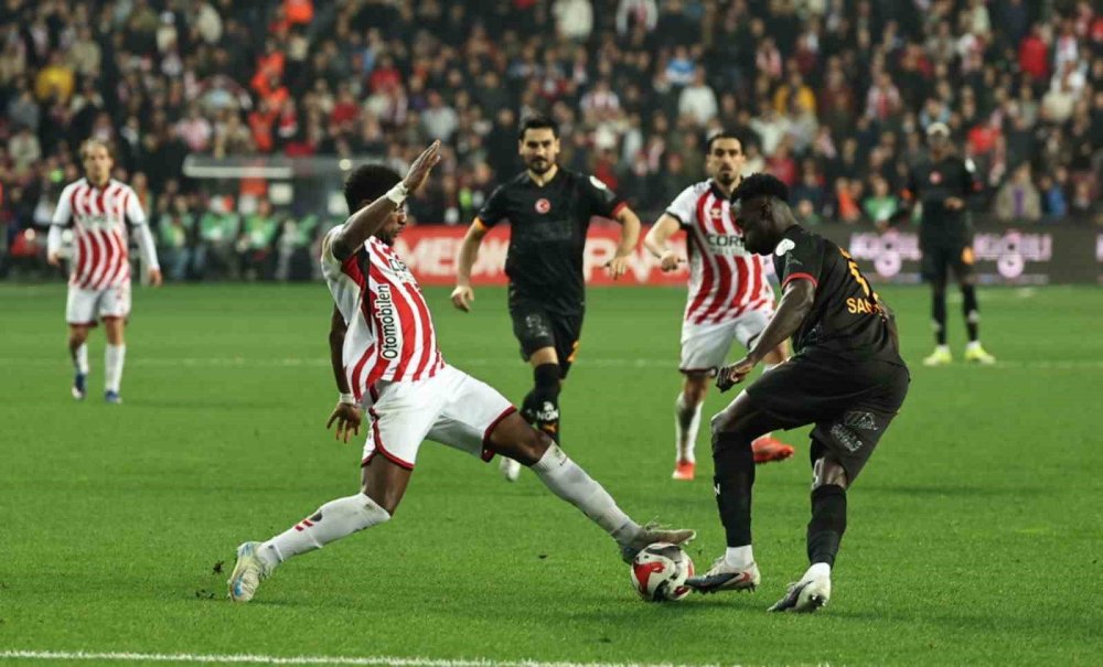Samsunspor’dan Tarihi Galibiyet.. Galatasaray’a 9 Maç Sonra Ağır Darbe!